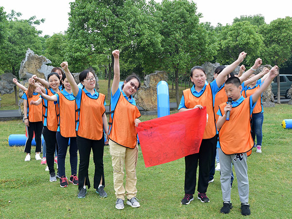 工具柜厂家天金冈团队进行户外拓展